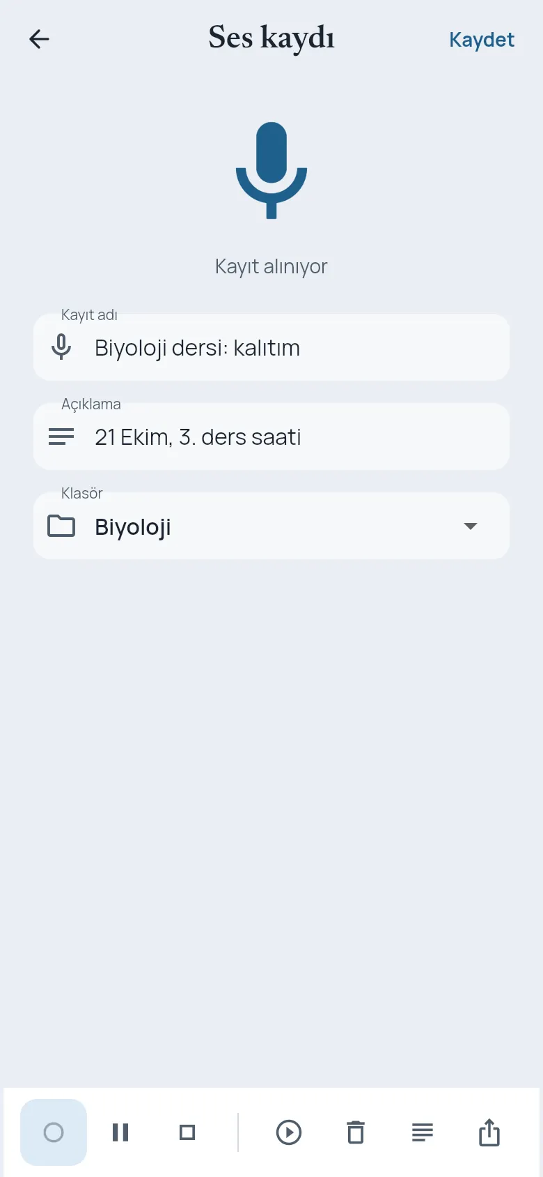 Telefonda ses kaydı ekranı: kayıt sürüyor, kayıt adı, açıklama ve kaydedileceği klasör seçili.