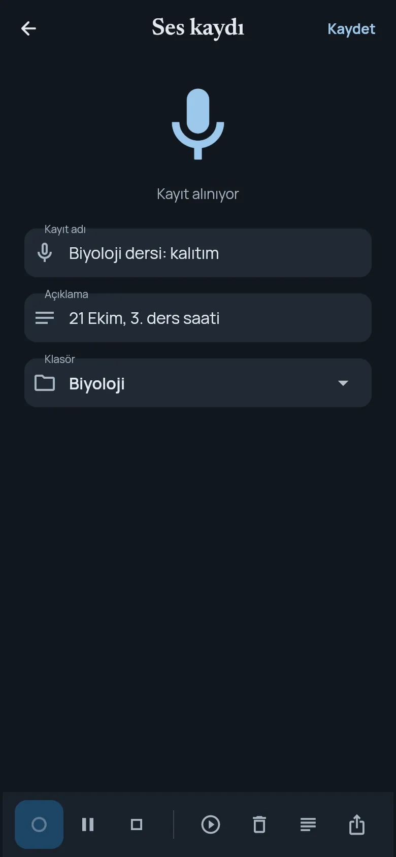 Telefonda ses kaydı ekranı: kayıt sürüyor, kayıt adı, açıklama ve kaydedileceği klasör seçili.